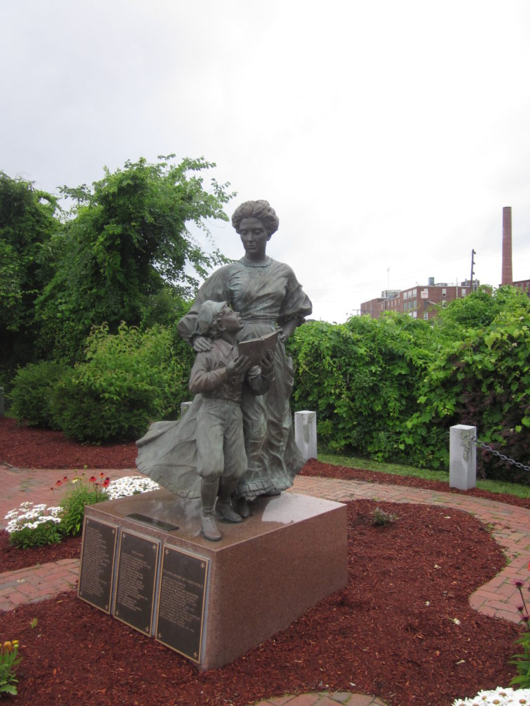 Franco-American monument Parc de la Renaissance française Nashua N.H.